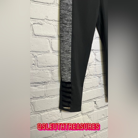 Hollister Cali Sport Capri Leggings Black Gray Sides Bottom Cut Out Size S Logo - Picture 3 of 6